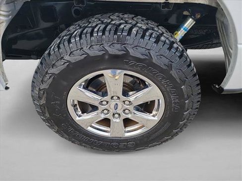 Used 2018 Ford F150 XLT w/ Equipment Group 302A Luxury image 12