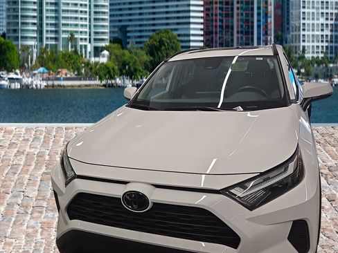 Used 2024 Toyota RAV4 XLE w/ Convenience Package FWD image 29