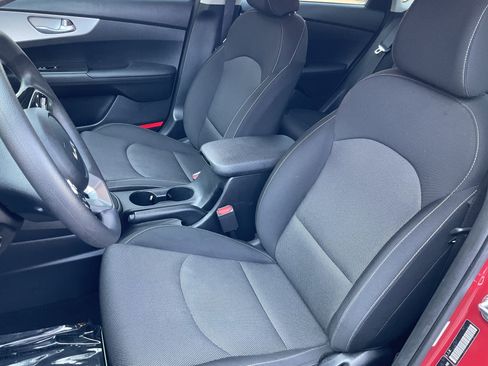 Used 2024 Kia Forte LXS image 28