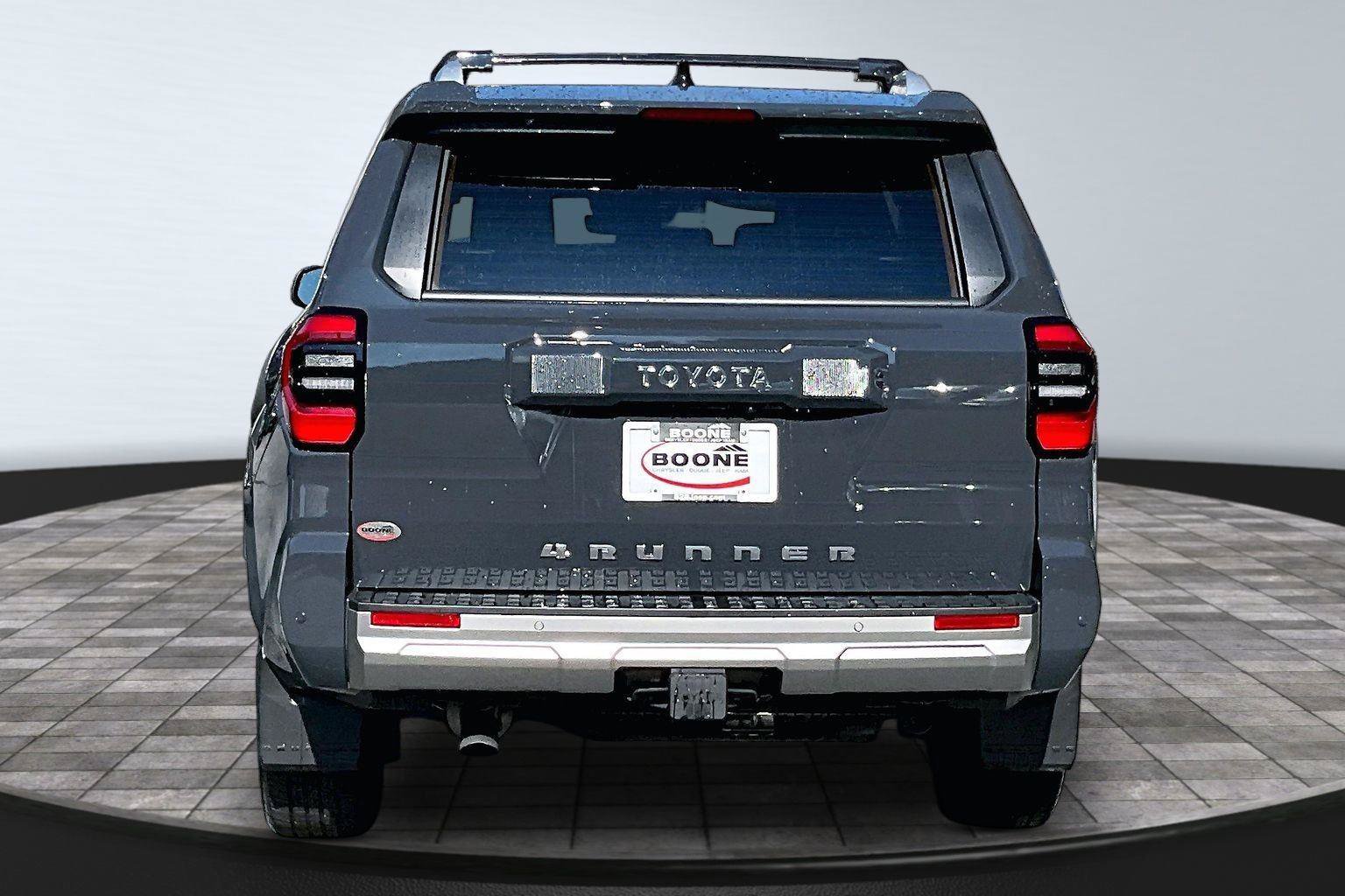 Used 2025 Toyota 4Runner Limited AWD/4WD image 4