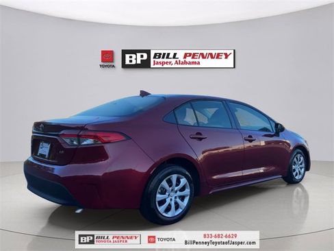 Used 2023 Toyota Corolla LE image 5