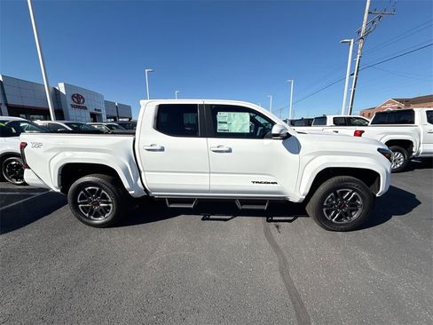 New 2025 Toyota Tacoma TRD Sport image 9