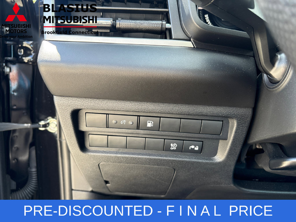 Used 2025 Mitsubishi Outlander ES AWD/4WD image 22