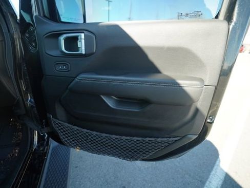 Used 2022 Jeep Wrangler Unlimited Sahara w/ Cold Weather Group image 21