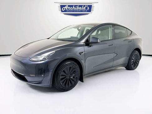 Used 2024 Tesla Model Y Long Range image 3