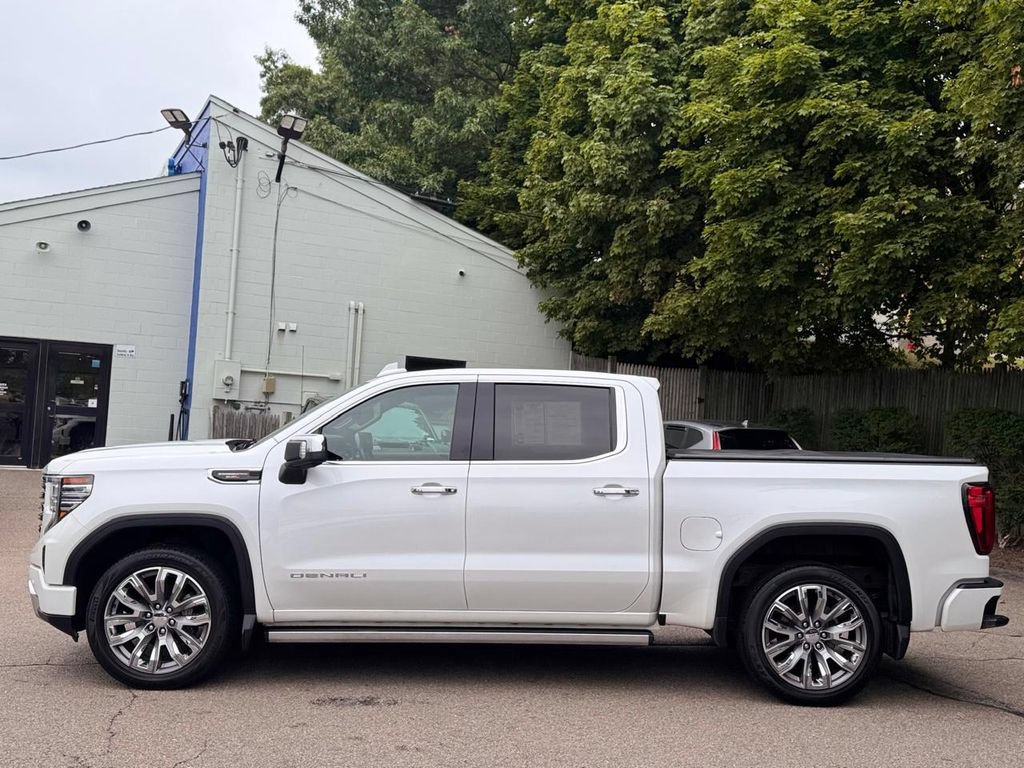 Used 2023 GMC Sierra 1500 Denali AWD/4WD image 3
