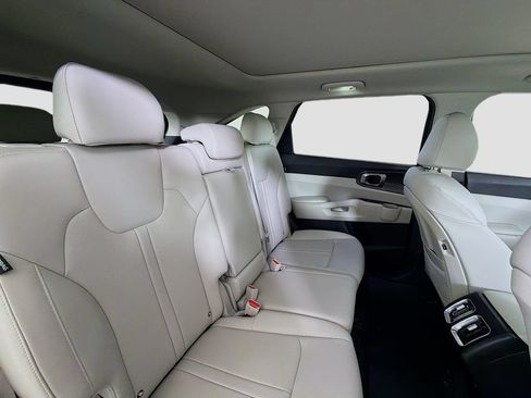 Used 2025 Kia Sorento S w/ Panoramic Sunroof Package FWD image 32