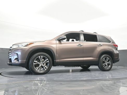 Used 2019 Toyota Highlander LE FWD image 54