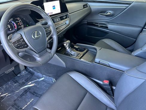 Certified 2024 Lexus ES 350 w/ Premium Package FWD image 4