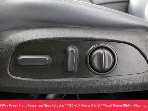 Used 2023 Buick Enclave Essence w/ Experience Buick Package AWD/4WD image 9