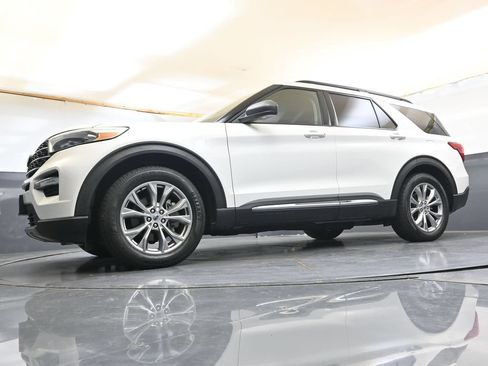Used 2021 Ford Explorer XLT w/ Equipment Group 202A RWD image 31