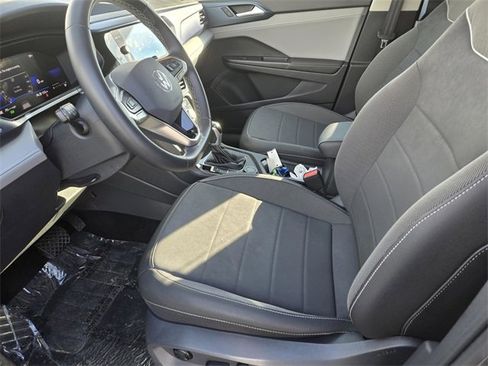 Used 2024 Volkswagen Taos SE image 11