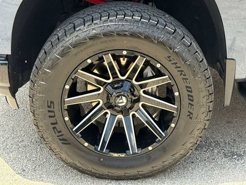 Used 2021 Chevrolet Silverado 1500 Custom Trail Boss AWD/4WD image 10