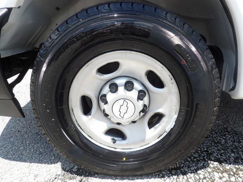 Used 2018 Chevrolet Express 2500 Extended RWD image 47