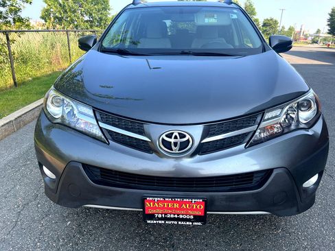 Used 2015 Toyota RAV4 XLE image 2