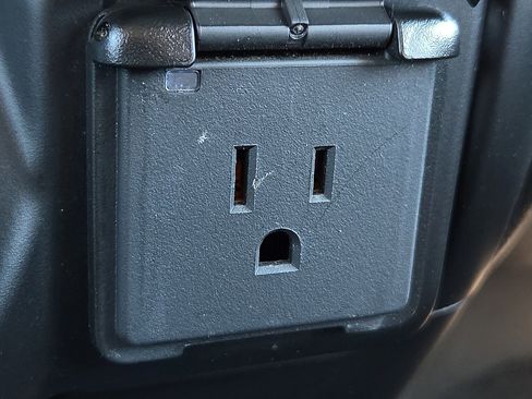 Used 2022 Chevrolet Silverado 2500 Custom w/ Custom Value Package image 19