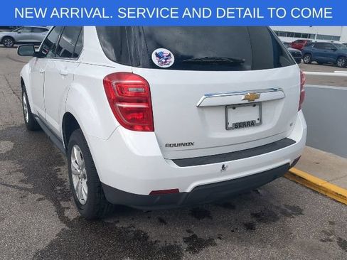 Used 2017 Chevrolet Equinox LT w/ Convenience Package FWD image 3