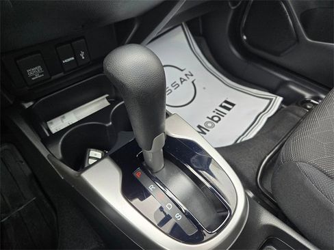 Used 2015 Honda Fit EX image 34