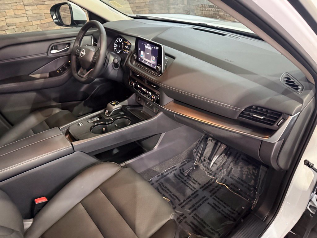 Certified 2026 Nissan Rogue SV w/ SV Premium Package FWD image 30