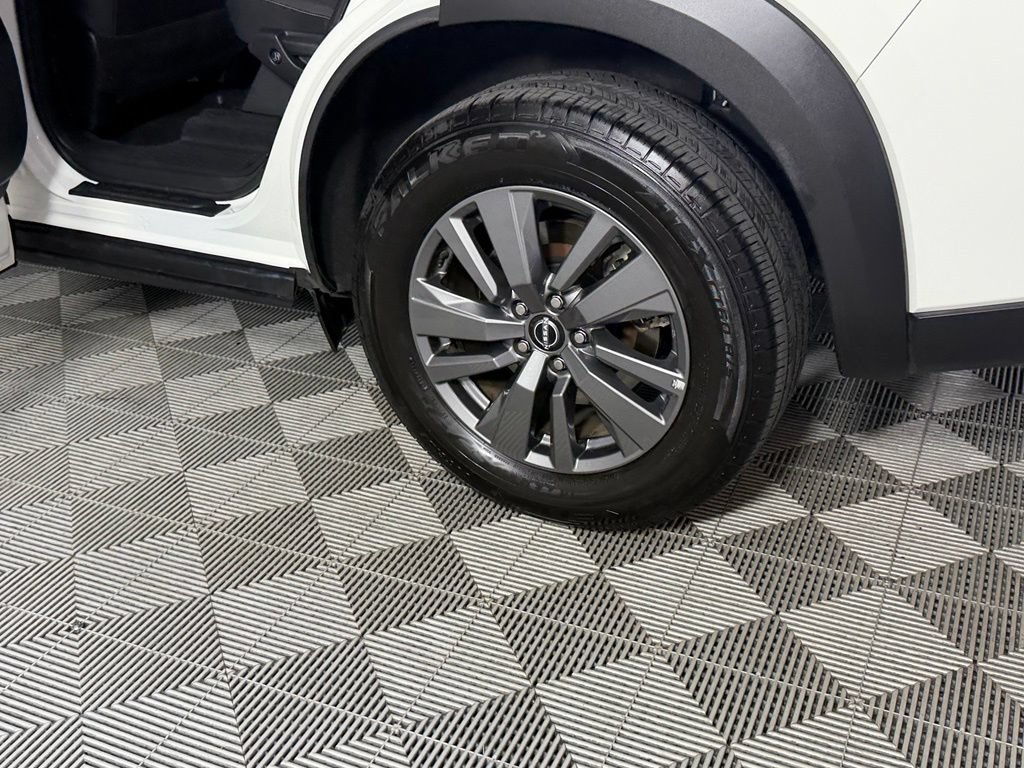 Used 2024 Nissan Pathfinder SV FWD image 15