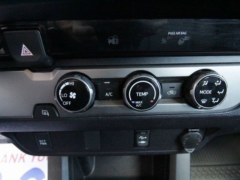 Used 2018 Toyota Tacoma SR5 image 27