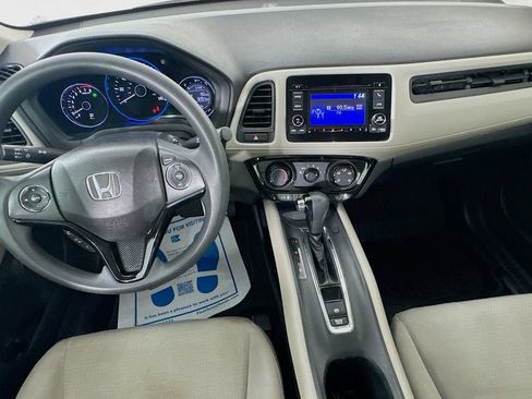 Used 2019 Honda HR-V LX image 27
