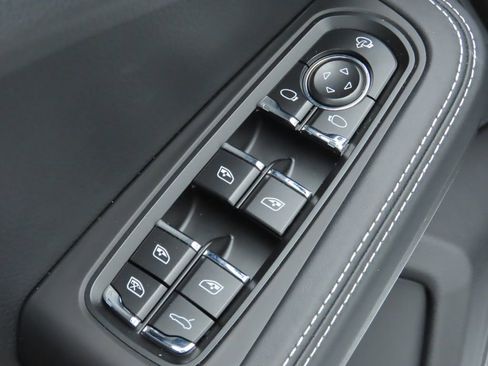 Used 2022 Porsche Macan S image 24