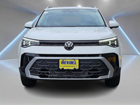 New 2026 Volkswagen Taos SE AWD/4WD image 2