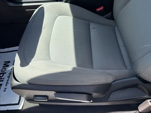 Used 2022 Chevrolet Colorado W/T RWD image 11