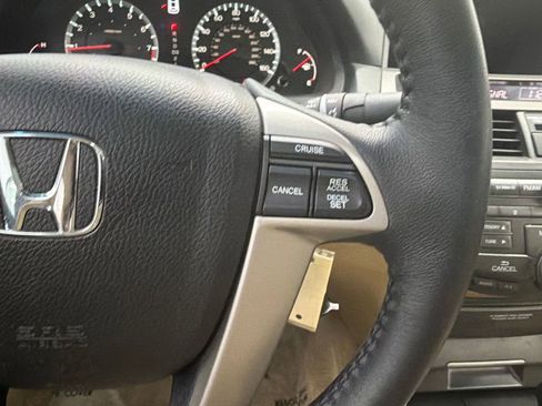 Used 2011 Honda Accord EX-L image 25