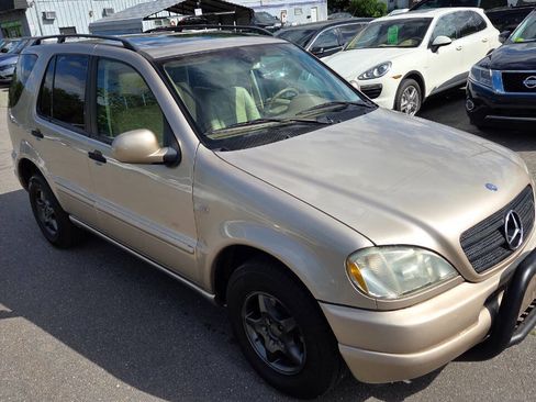 Used 2001 Mercedes-Benz ML 320 4MATIC image 18