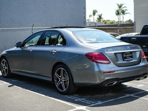 Used 2018 Mercedes-Benz E 300 image 4