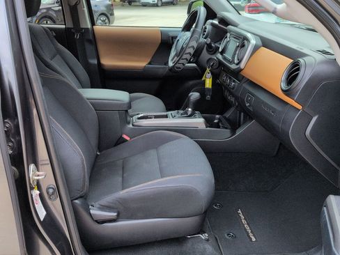 Used 2019 Toyota Tacoma SR5 image 25