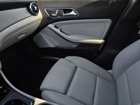 Used 2020 Mercedes-Benz GLA 250 image 23