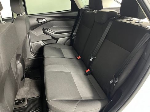 Used 2018 Ford Focus SE w/ Interior Protection Package FWD image 16