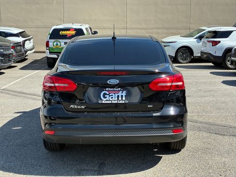 Used 2017 Ford Focus SE FWD image 7