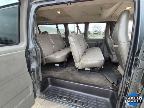 Used 2017 Chevrolet Express 3500 LT w/ LT Preferred Equipment Group image 19