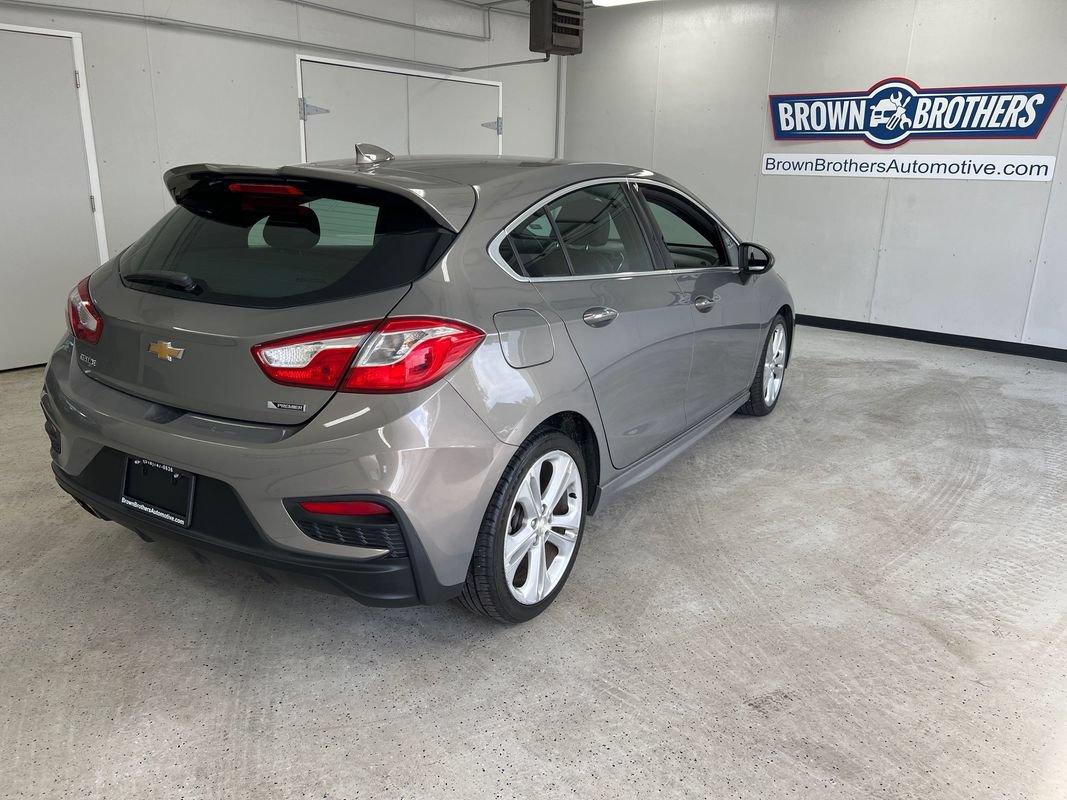 Used 2017 Chevrolet Cruze Premier FWD image 3