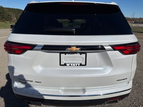 Used 2023 Chevrolet Traverse Premier AWD/4WD image 7