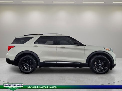 Certified 2023 Ford Explorer XLT w/ Equipment Group 202A AWD/4WD image 2