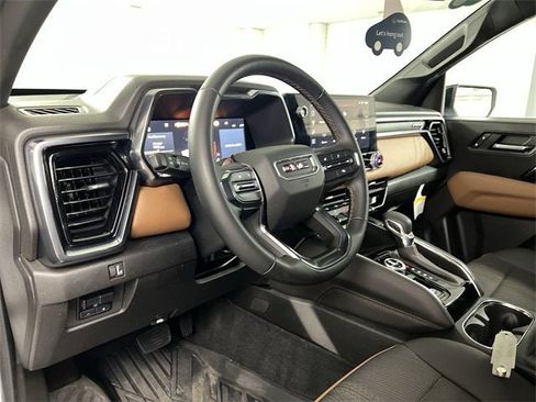 Certified 2024 GMC Canyon AT4 image 10