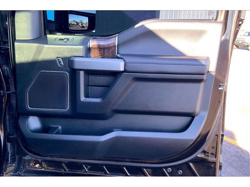 Used 2017 Ford F350 Platinum w/ Platinum Ultimate Package image 26