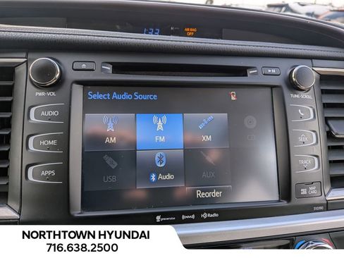 Used 2019 Toyota Highlander XLE image 25