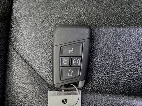 Used 2019 Volkswagen Tiguan SEL Premium R-Line w/ 3rd Row Seat Package AWD/4WD image 12