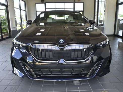 Certified 2024 BMW i5 eDrive40i w/ Executive Package image 8