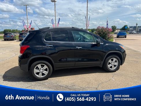 Used 2019 Chevrolet Trax LT w/ LT Convenience Package AWD/4WD image 4