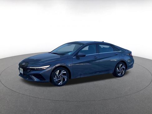 Used 2025 Hyundai Elantra SEL image 7