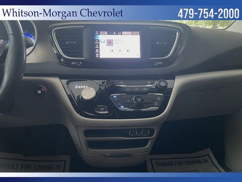 Used 2022 Chrysler Voyager LX image 22