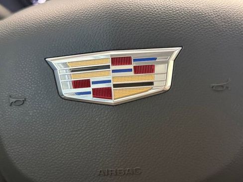 Certified 2022 Cadillac XT4 Premium Luxury w/ Technology Package FWD image 5