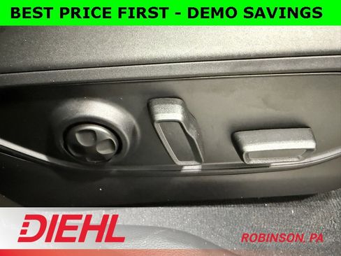 New 2025 Jeep Grand Cherokee Limited w/ Black Appearance Package image 15